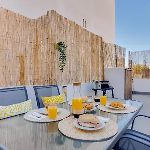 Faro: Casa Trevo Com Terraco Bbq Holiday home Faro