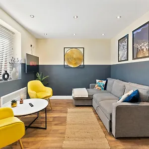 Central Leeds Gem - Parking - Sleeps 6 Apartment Leeds (West Yorkshire)